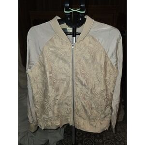 mystree jacket Size M. Lace Flowers On Outside, Lined On Inside. Perfect Spring